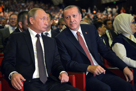 il-presidente-russo-vladimir-putin-a-sinistra-e-il-presidente-turco-tayyip-erdogan il-presidente-russo-vladimir-putin-a-sinistra-e-il-presidente-turco-tayyip-erdogan
