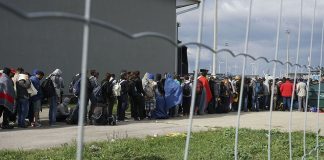 СМИ: ЕС хочет направить деньги для бедных стран на высылку мигрантов